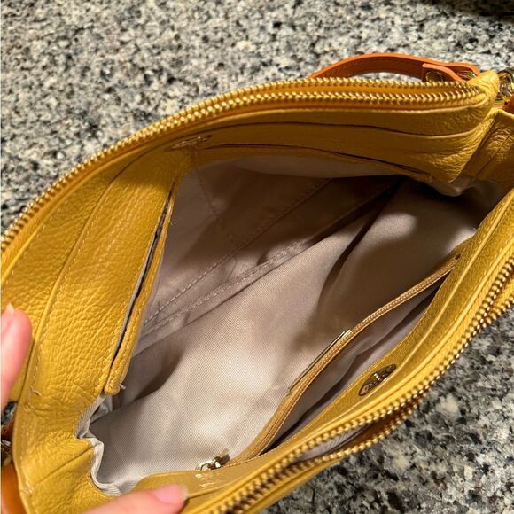 Valentina Mustard Crossbody bag - Picture 6 of 7